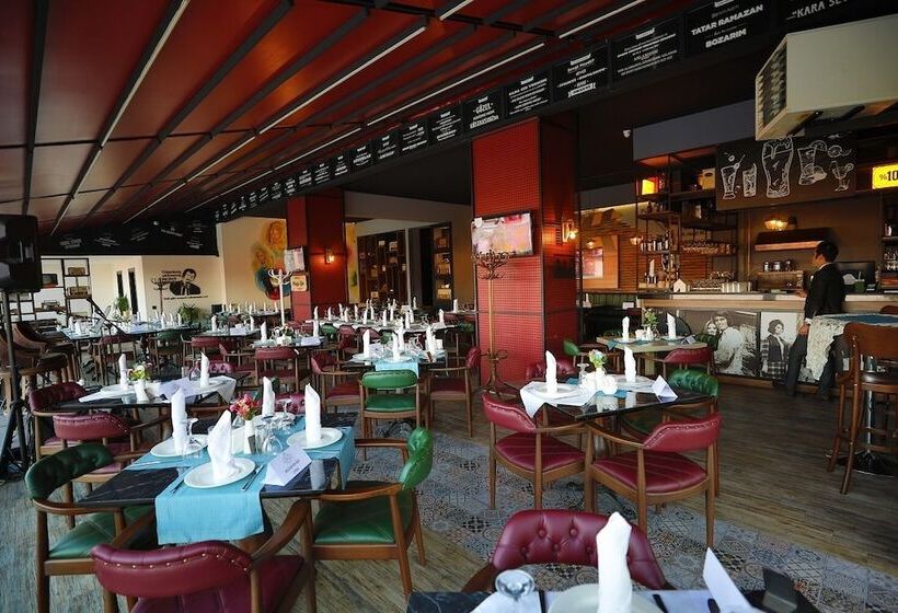 Karpalas City Hotel & Spa