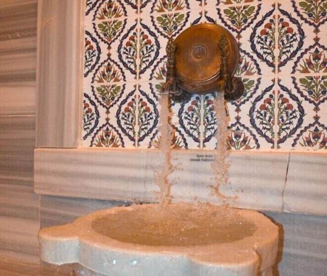 Karpalas City Hotel & Spa