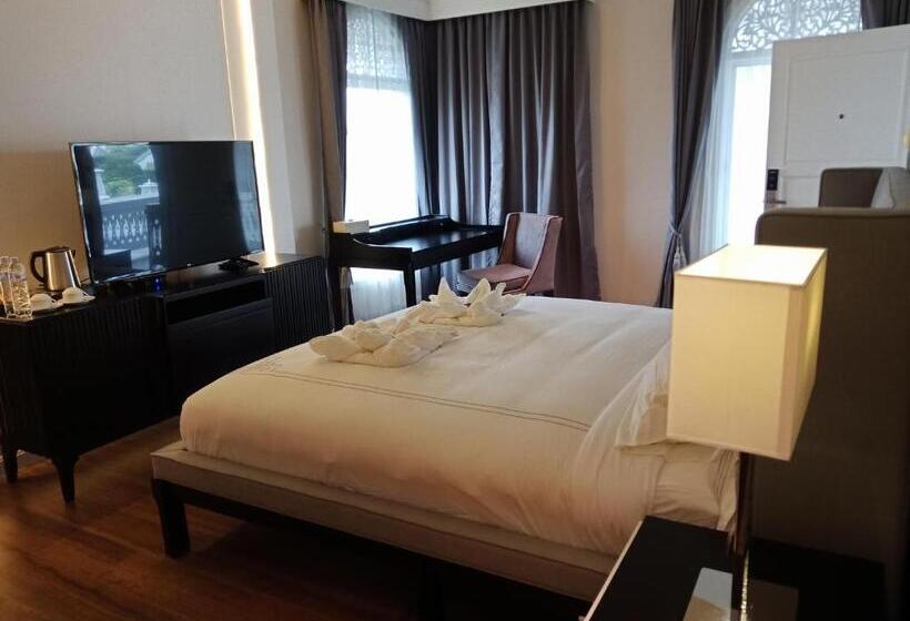 酒店 Nirvanan House