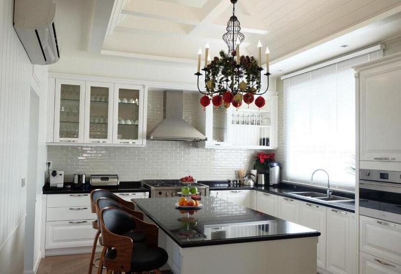 酒店 Nirvanan House