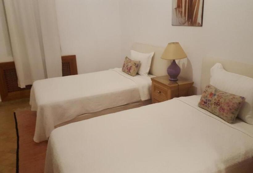 هتل Palais Claudio Bravo