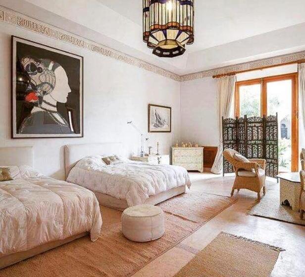 هتل Palais Claudio Bravo