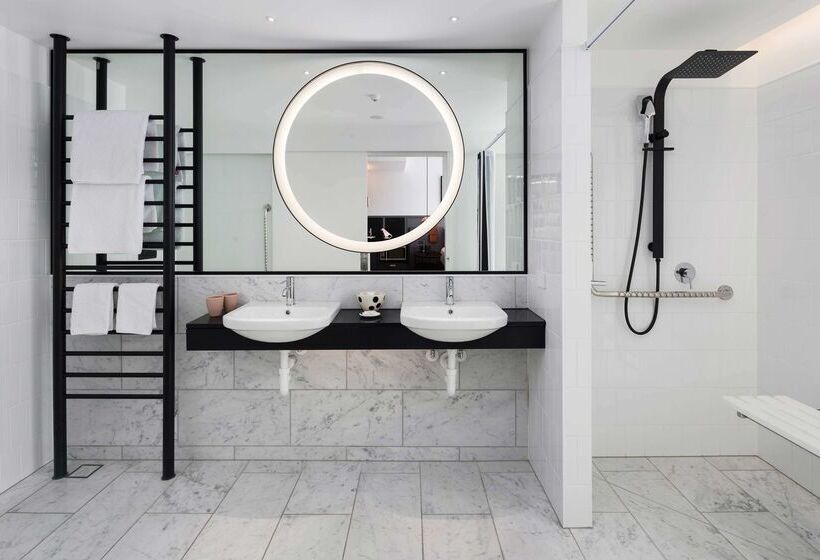 هتل Qt Queenstown