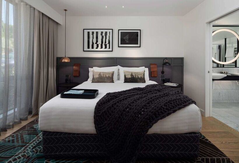 هتل Qt Queenstown