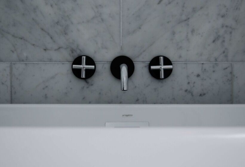 هتل Qt Queenstown