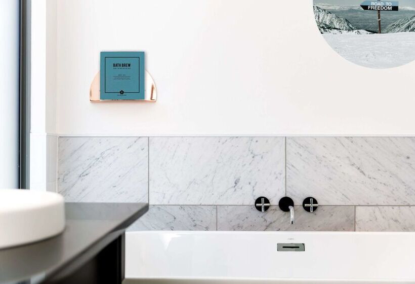 هتل Qt Queenstown