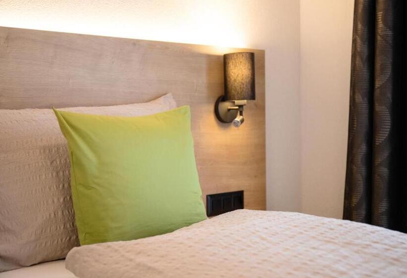 ホテル Tannenboden