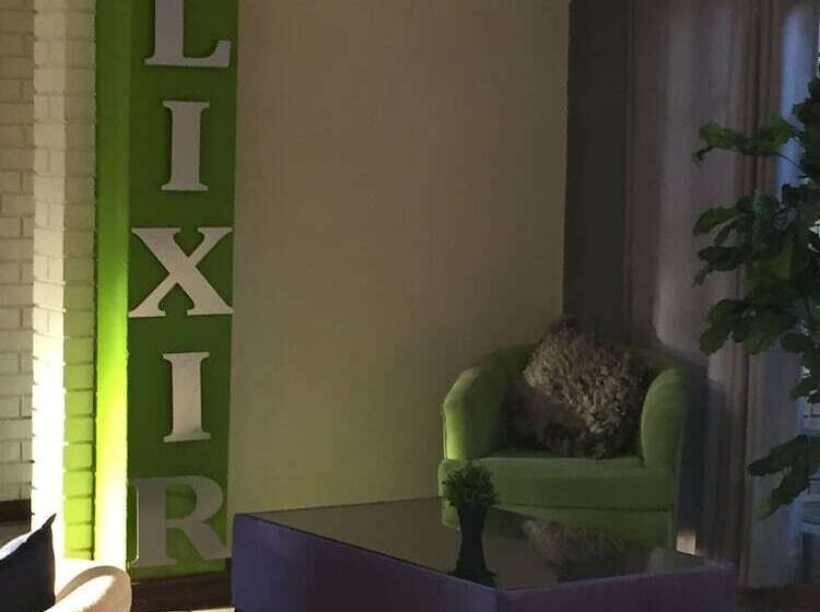 ホテル The Elixir