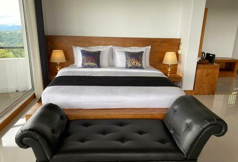 Отель The Heaven's Villa Kandy