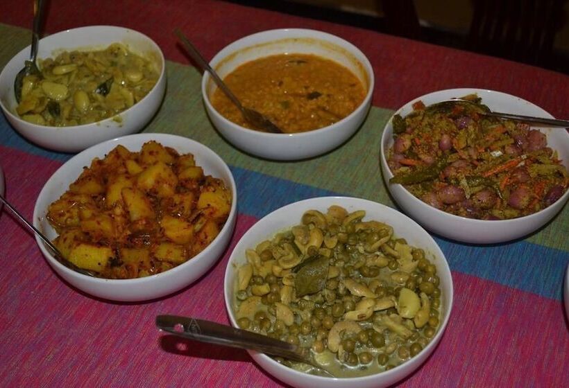 Отель Wood Side Tour Inn