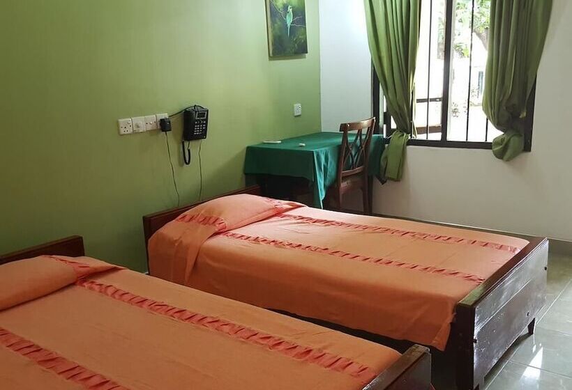 Отель Wood Side Tour Inn