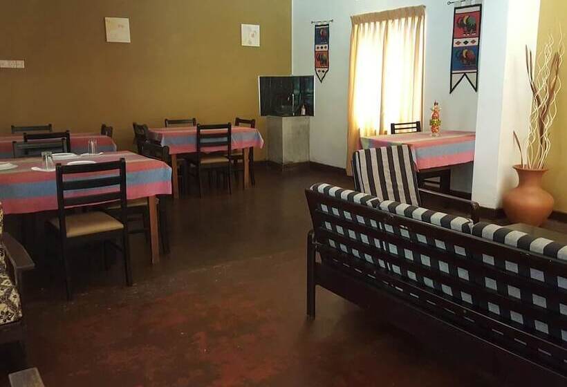 Отель Wood Side Tour Inn