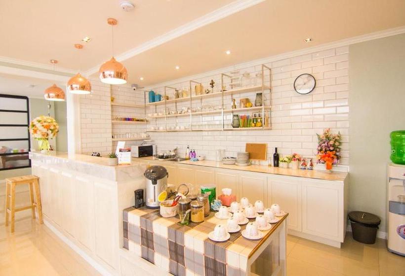 ホテル 168 Studio Ubon Ratchathani