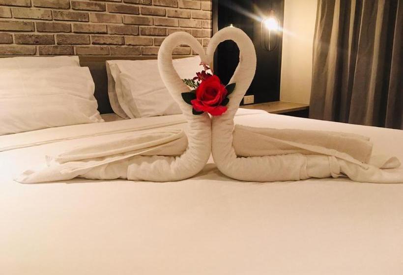 ホテル 168 Studio Ubon Ratchathani