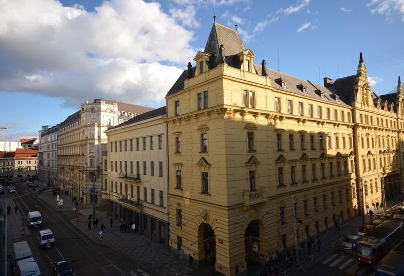 هاستل Travel&joy Backpackers