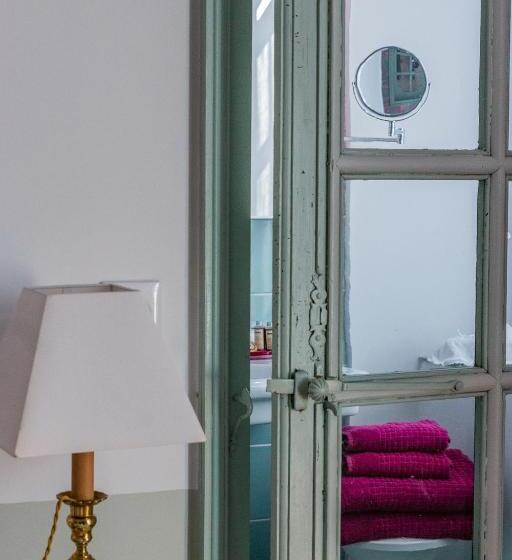 Bed and Breakfast 1 Logis A Domme  Piscine & Spa