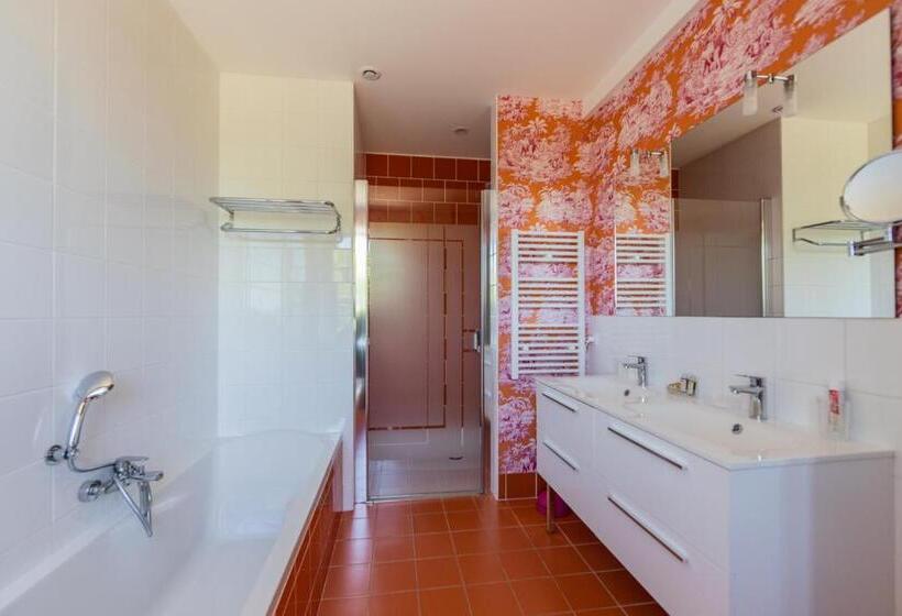 Bed and Breakfast 1 Logis A Domme  Piscine & Spa