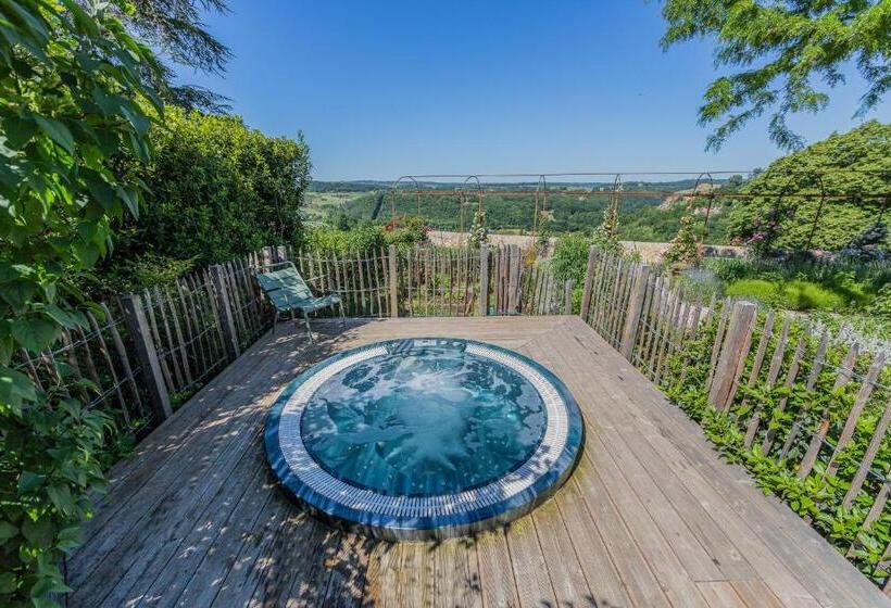 Bed and Breakfast 1 Logis A Domme  Piscine & Spa