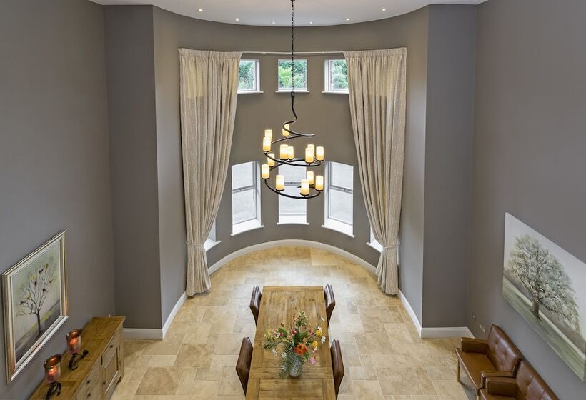 住宿加早餐  Castledale