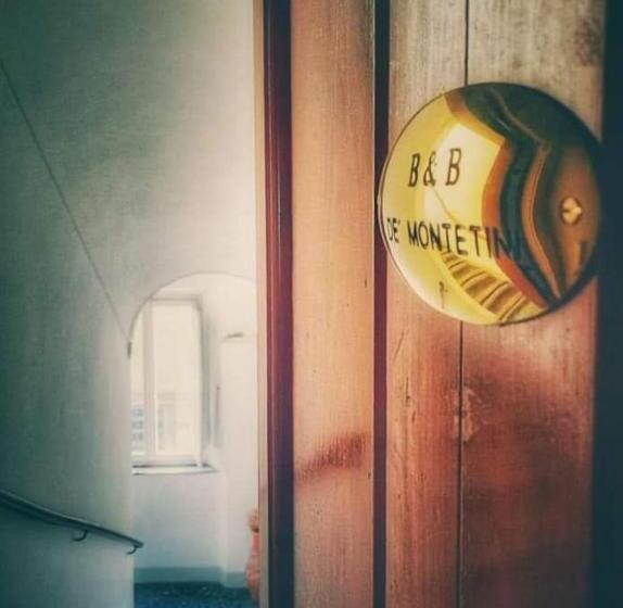 تختخواب و صبحانه De  Montetini