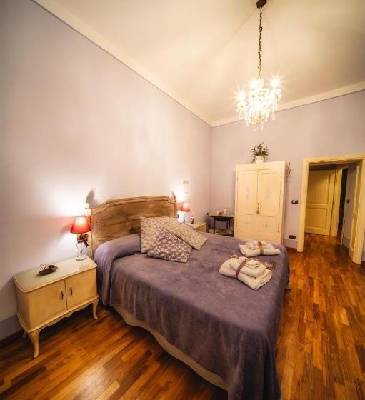 تختخواب و صبحانه De  Montetini