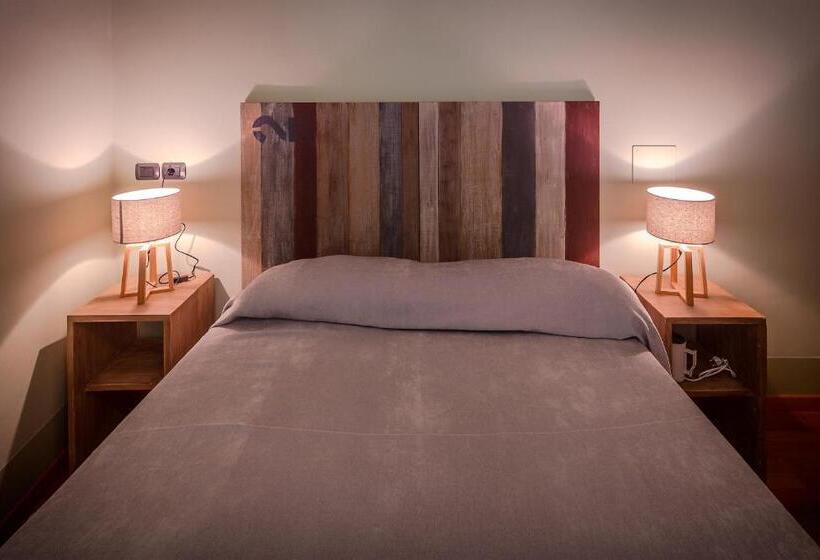 تختخواب و صبحانه De  Montetini