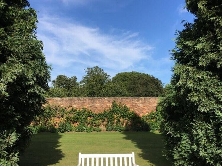 تختخواب و صبحانه Hooton Pagnell Hall