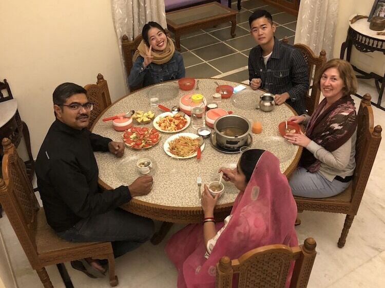 تختخواب و صبحانه Jai Villa Home Stay