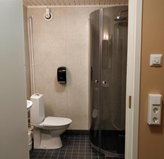 مبيت وإفطار Matkustajakoti Kuutamo Guesthouse