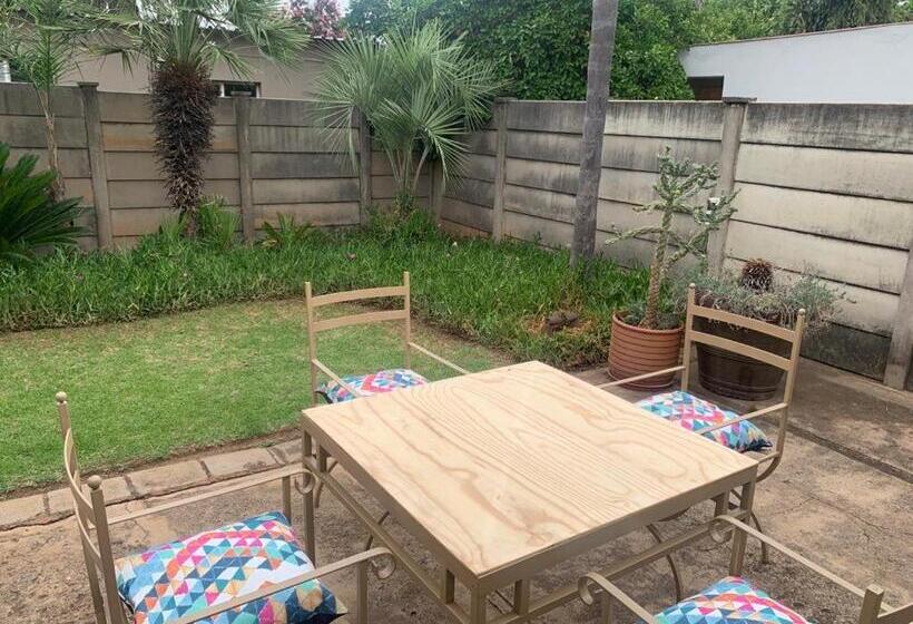 住宿加早餐  Nkwasi Lodge