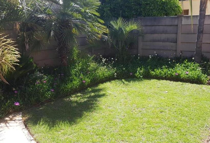 住宿加早餐  Nkwasi Lodge