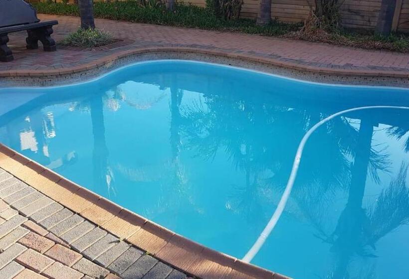 住宿加早餐  Nkwasi Lodge