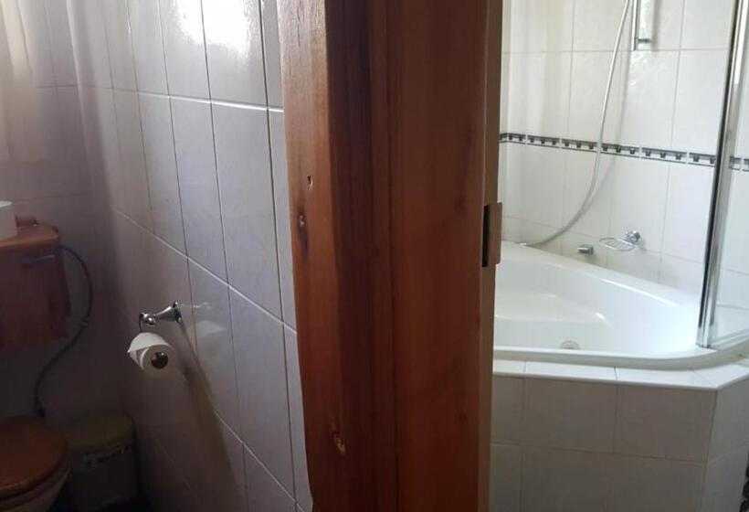 住宿加早餐  Nkwasi Lodge