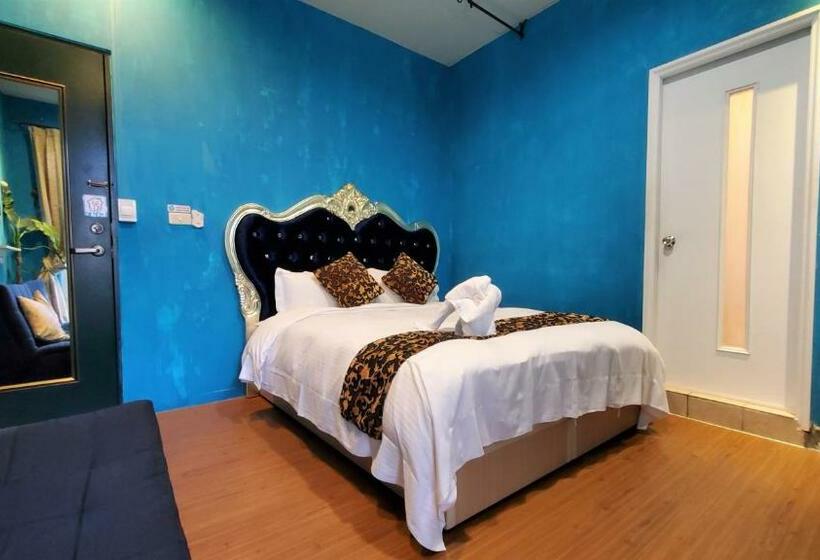 تختخواب و صبحانه Smile Fish