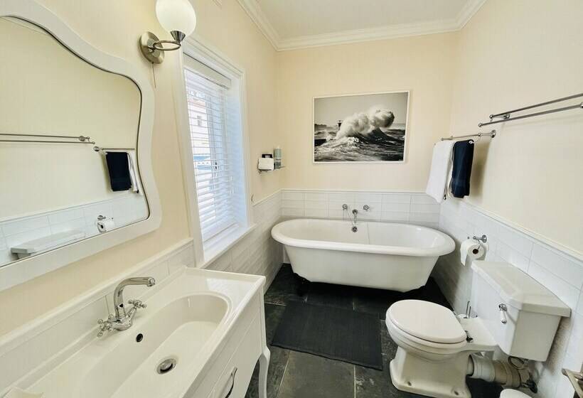 مبيت وإفطار Sunny Cove Manor