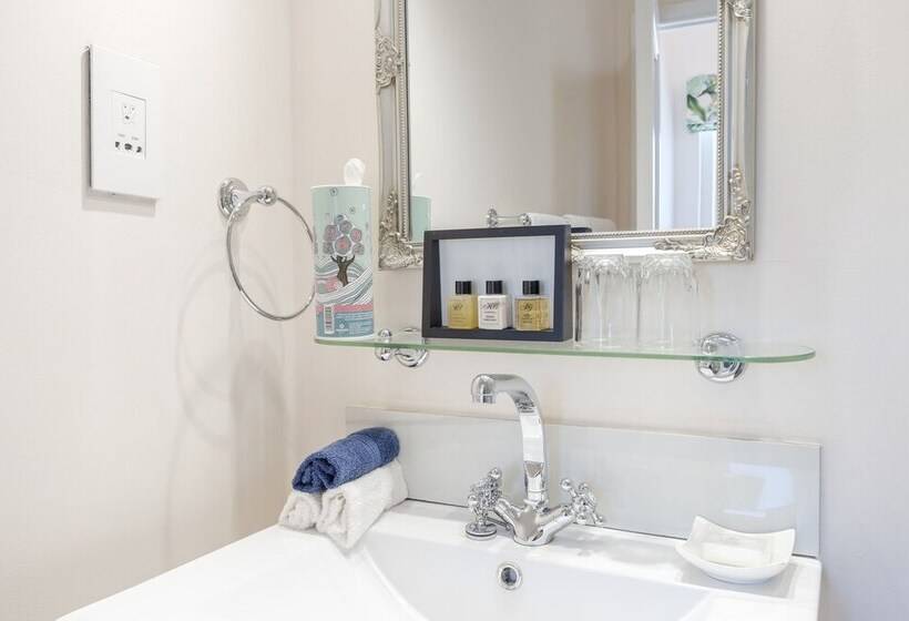 مبيت وإفطار Sunny Cove Manor