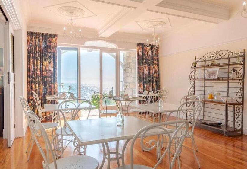 مبيت وإفطار Sunny Cove Manor