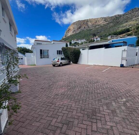 مبيت وإفطار Sunny Cove Manor