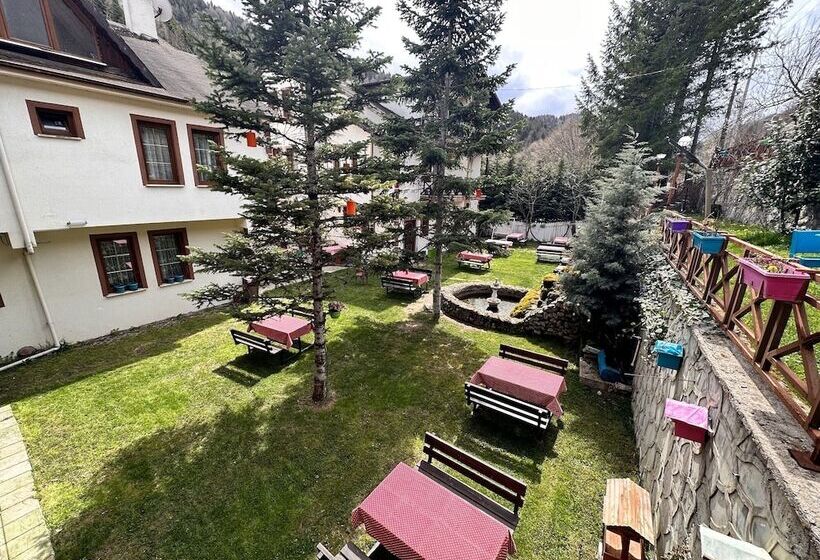 호텔 Abant Dort Mevsi̇m Konaği Hostel