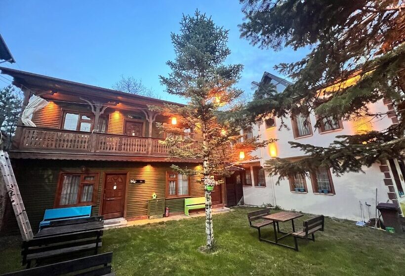 호텔 Abant Dort Mevsi̇m Konaği Hostel