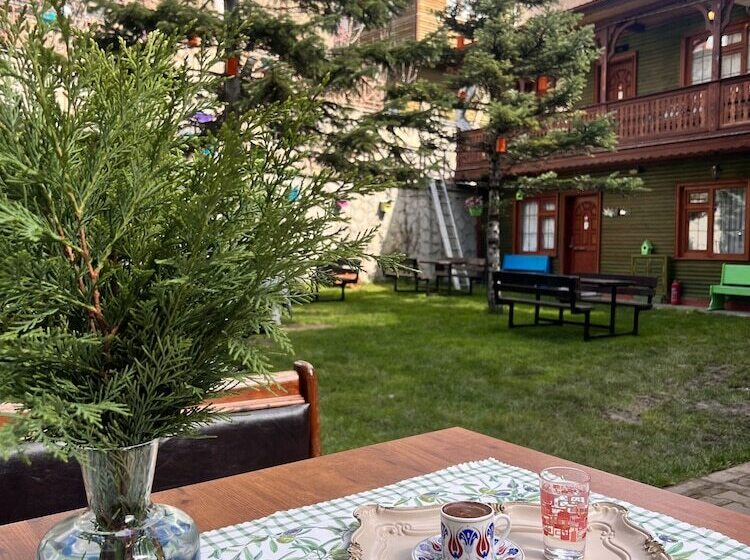 호텔 Abant Dort Mevsi̇m Konaği Hostel
