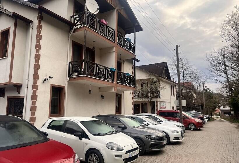 호텔 Abant Dort Mevsi̇m Konaği Hostel