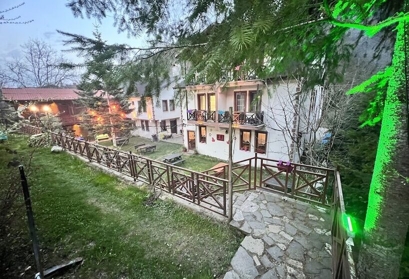 호텔 Abant Dort Mevsi̇m Konaği Hostel