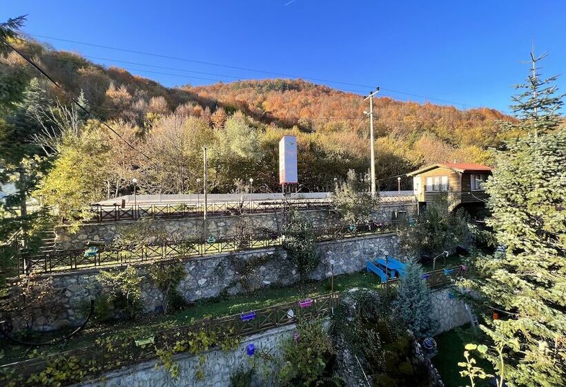 호텔 Abant Dort Mevsi̇m Konaği Hostel