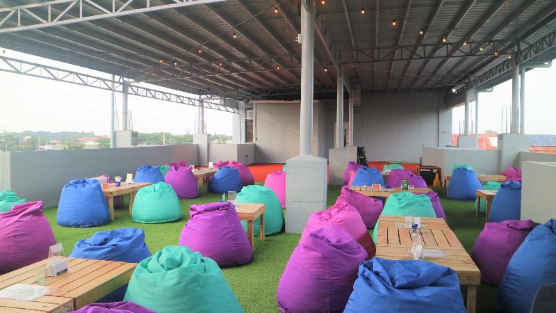 هتل Bed And Bath Serviced Suites