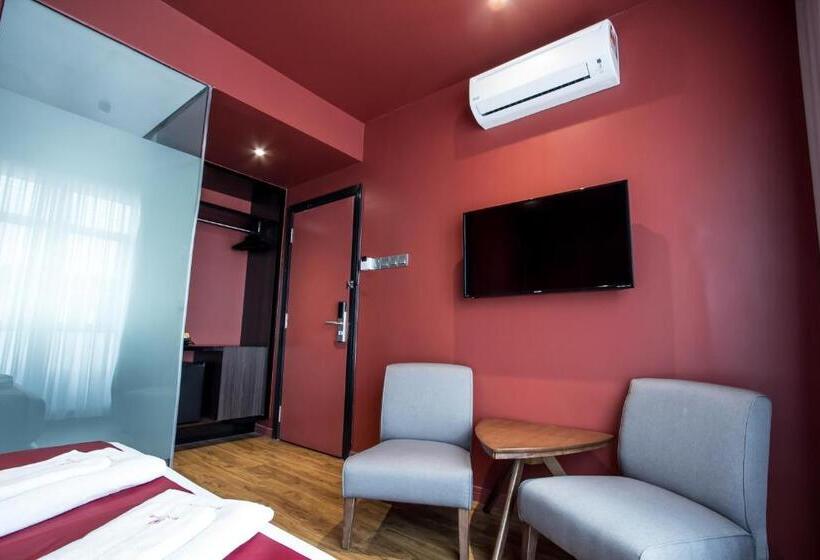 בית מלון כפרי Bloommaze Boutique