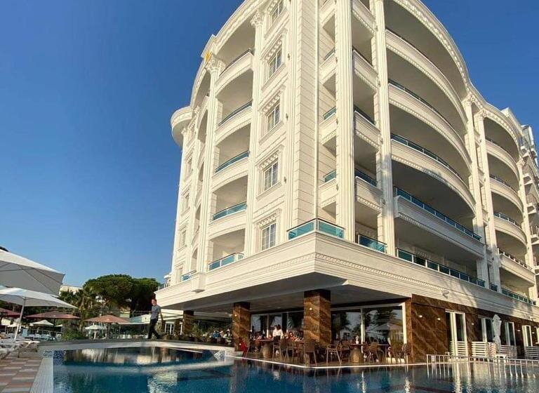 Fafa Premium Hotel & Spa