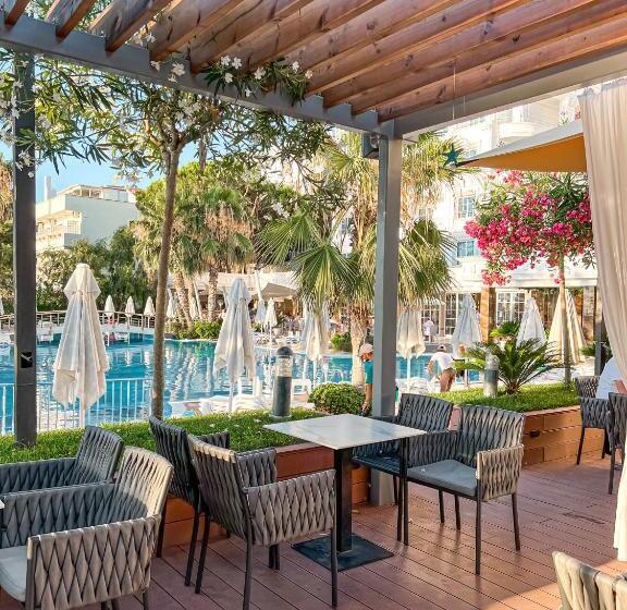 Fafa Premium Hotel & Spa