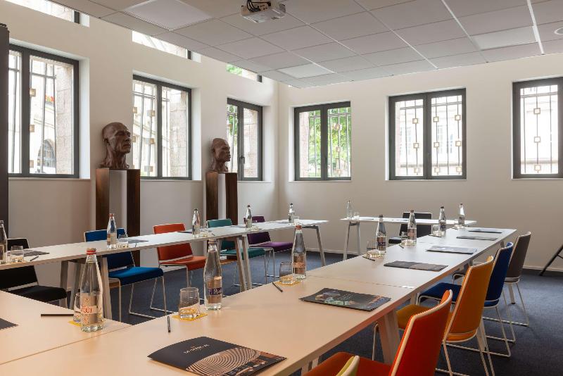 فندق Golden Tulip Saint Malo– Le Grand Be