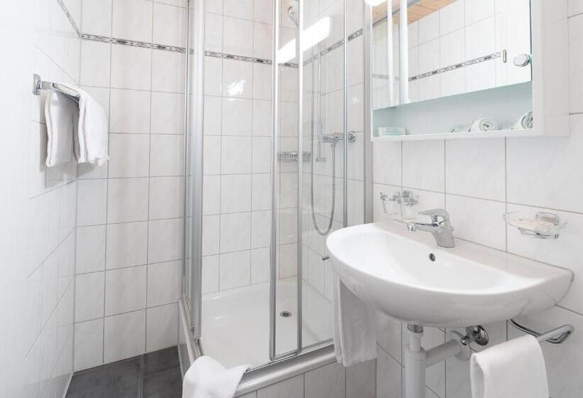 בית מלון כפרי Landhaus Adler